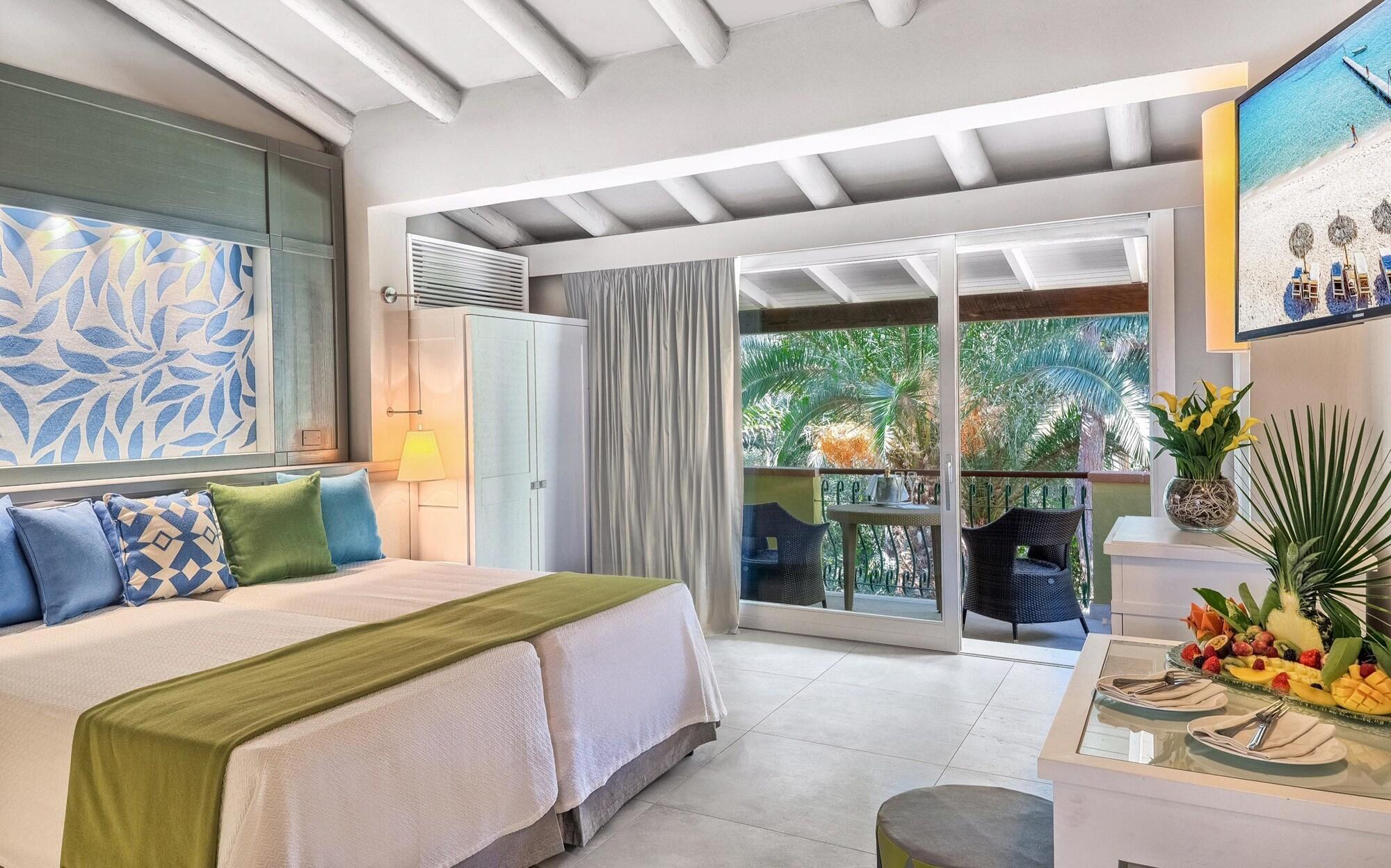 Forte Village Resort - Le Palme Санта-Маргерита-ди-Пула Экстерьер фото